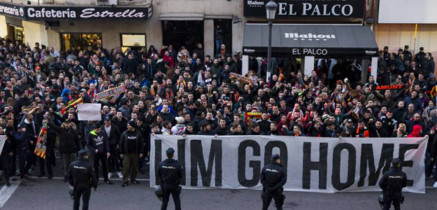 Pancartas contra Lim