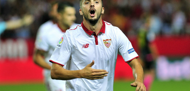Pablo Sarabia celebrando un gol
