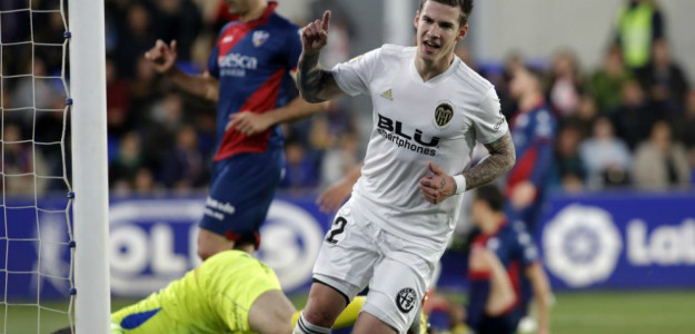 Santi Mina