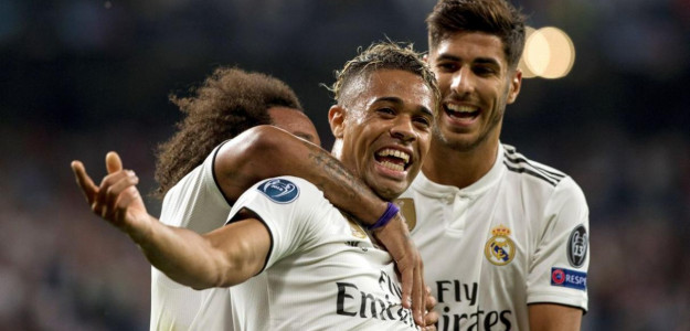 Mariano celebrando un gol