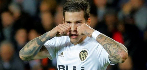 Santi Mina