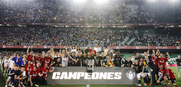 El Valencia celebra la Copa en Sevilla