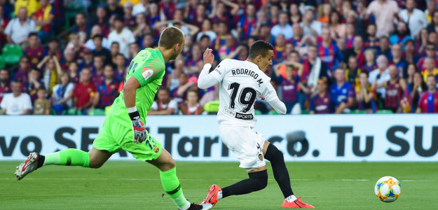 Rodrigo supera a Cillessen