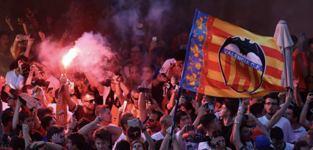 Valencianistas animando