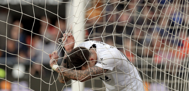 Santi Mina se lamenta