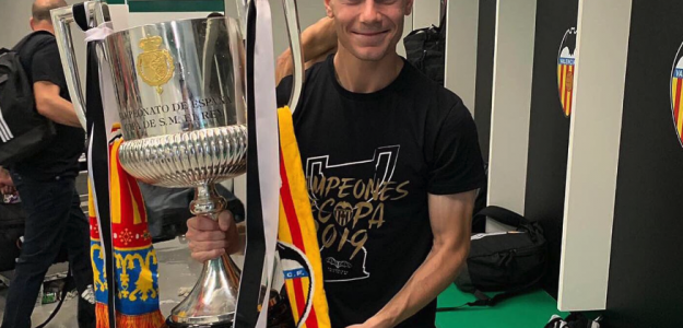 Toni Lato con la Copa