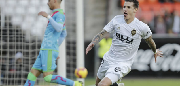 Santi Mina le marca al Rayo