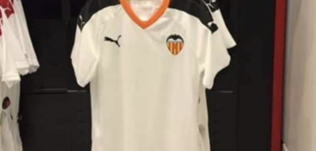 Camiseta Puma del Valencia