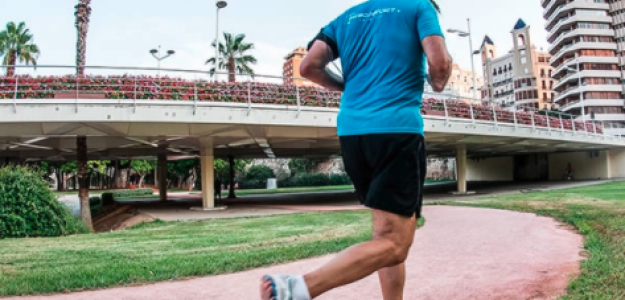 Runner en el río