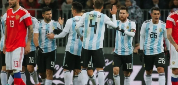 Pezzella y Messi