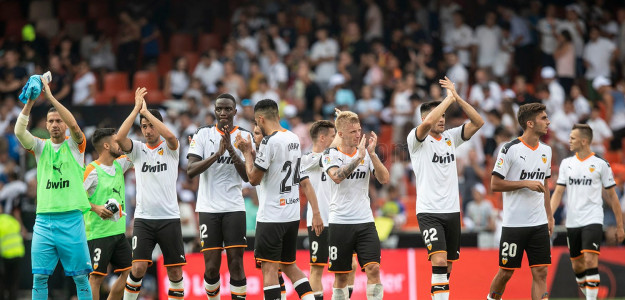 El Valencia saludando al público