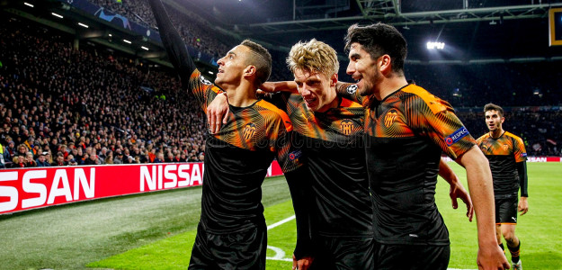 El Valencia celebra un gol 