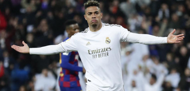 Mariano celebrando un gol