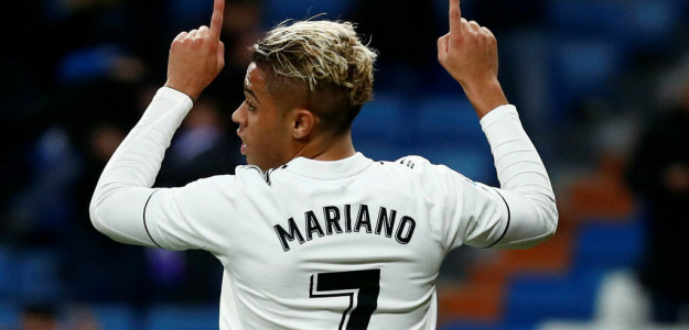 Mariano celebrando un gol