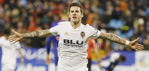 Santi Mina