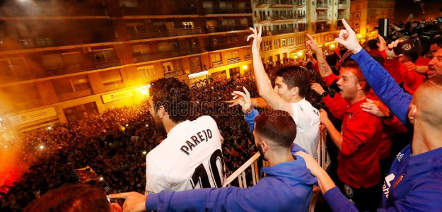 El Valencia celebrando 