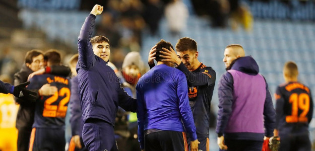El Valencia celebrando la victoria en Vigo