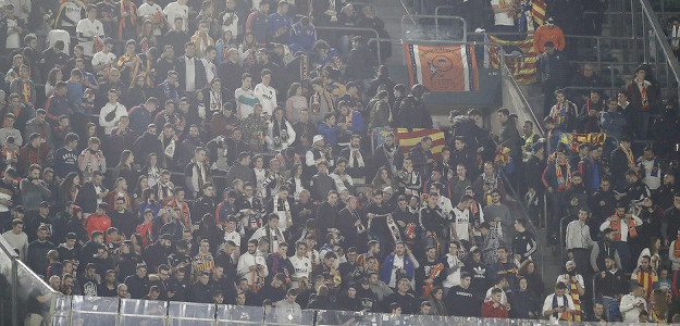 Afición del Valencia en el Villamarín