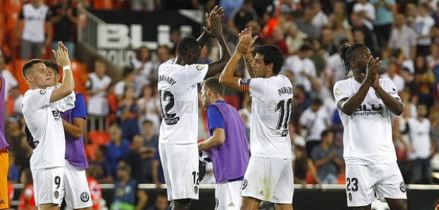 El Valencia saludando al público