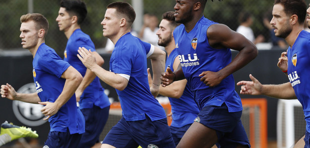 Michy Batshuayi y Gameiro... corren