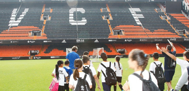 Niños en Mestalla