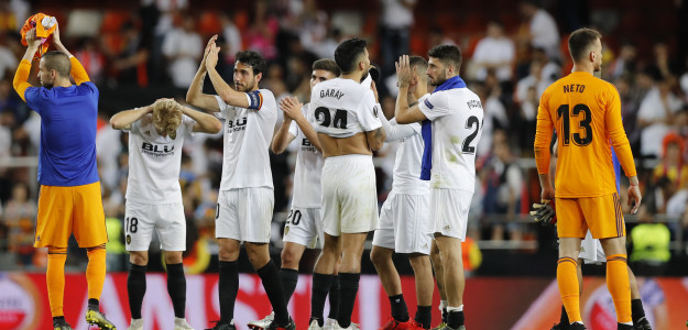 El Valencia saludando al público