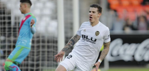 Santi Mina