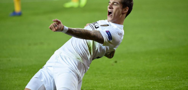 Santi Mina
