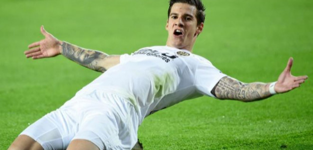 Santi Mina