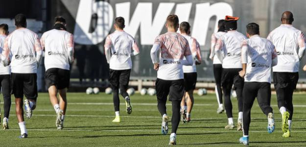 El Valencia calentando