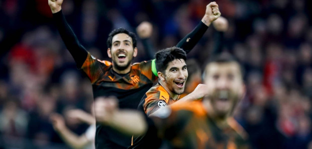 El Valencia celebrando el pase