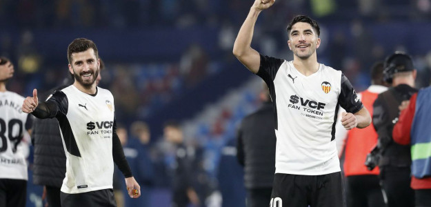 Gayà y Carlos Soler