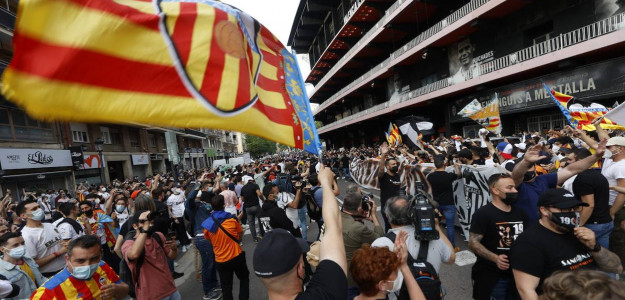 Público en Mestalla