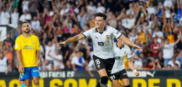 Pepelu ante la UD Las Palmas