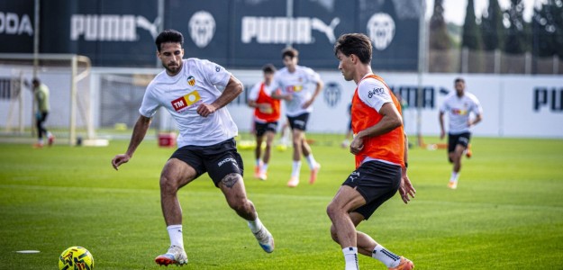 Preocupante fragilidad defensiva del Valencia CF de Carlos Corberán