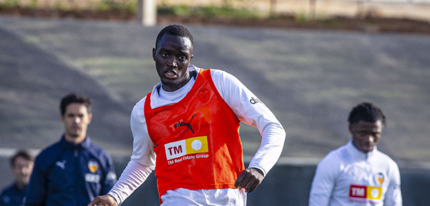 Valencia CF busca soluciones en defensa ante ausencia de Tárrega