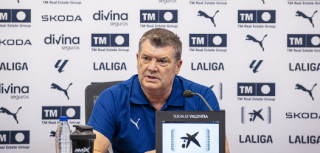 Dura encrucijada para Gourlay: ¿Despedir a Corberán del Valencia CF?