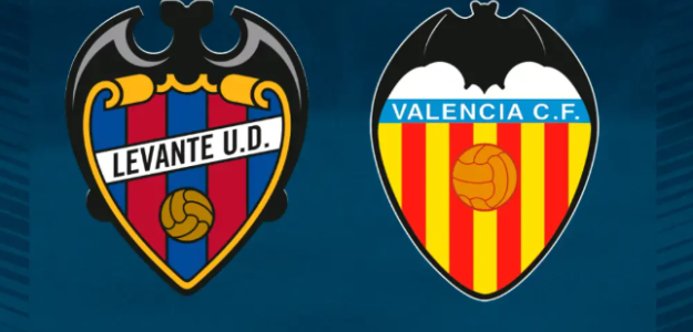 El Levante y el Valencia, rivales históricos en derbis valencianos