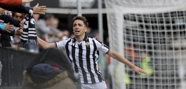 Álex Calatrava destaca como goleador y asistente clave del CD Castellón
