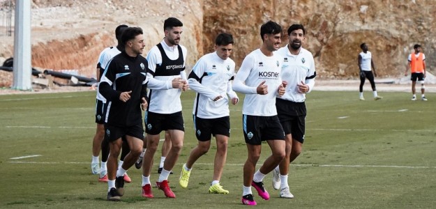 El Castellón desafía a Las Palmas en un duelo de rachas y estadísticas