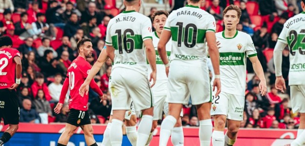 El Elche CF mantiene su hegemonía frente al Rayo Vallecano en el Martínez Valero
