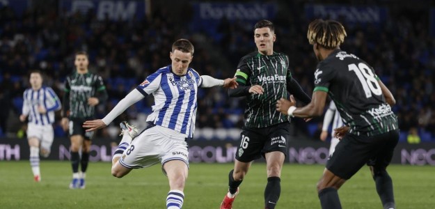 El Elche lucha pero cae ante una Real Sociedad letal en Anoeta