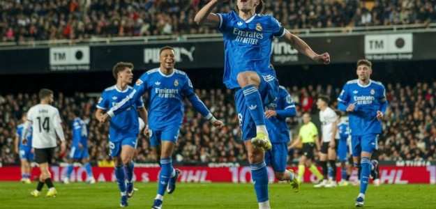 El Real Madrid vence en Mestalla con goles de Carreras y Mbappé