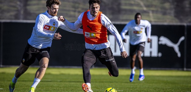 El Valencia busca consolidar su mejor versión ante el Espanyol en Mestalla