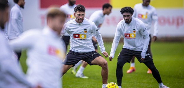 Historial desafiante: Valencia busca mejorar su registro en Vallecas