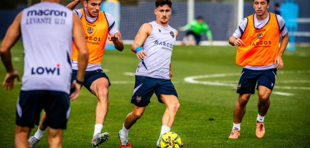 Julián Calero, entrenador del Levante, asume la presión y promete luchar con fuerza