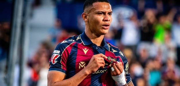 Kervin Arriaga y Mathew Ryan listos para el derbi ante el Valencia