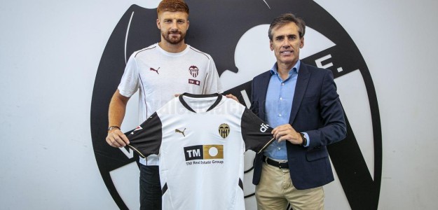 Miguel Ángel Corona, la controvertida era al frente del Valencia CF