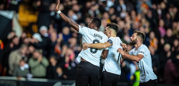 Valencia CF busca resurgir en Mestalla ante un Real Madrid en crisis