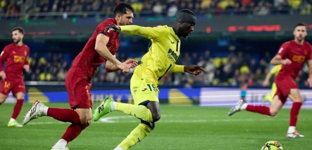 Marcelino García Toral, entrenador del Villarreal CF, dando instrucciones durante el derbi contra el Valencia CF en La Cerámica.